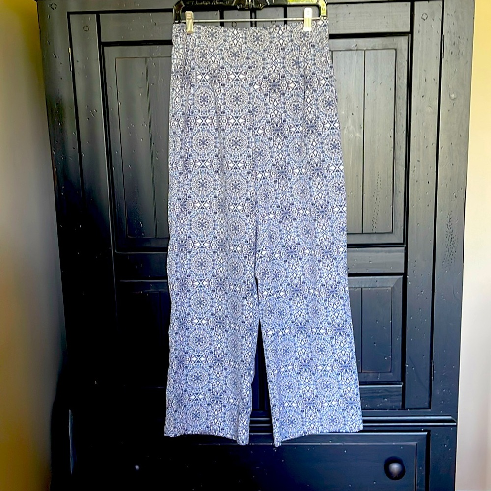 Wide leg flowy pants size small